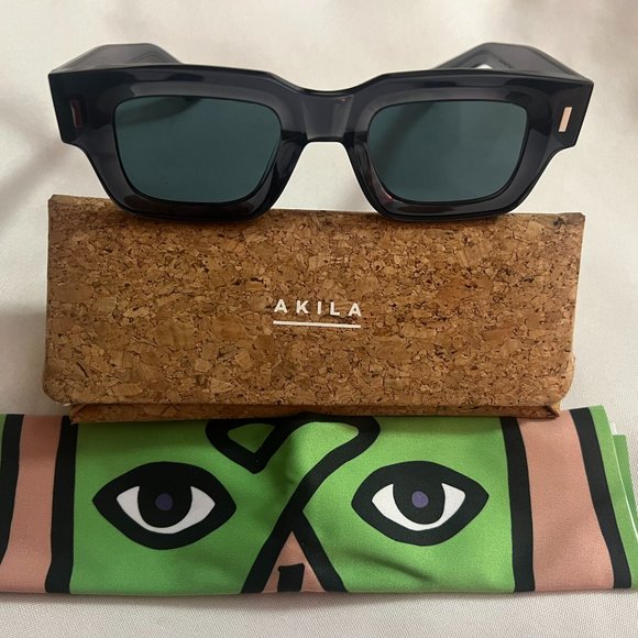 Akila Ares Sunglasses New with Case Unisex